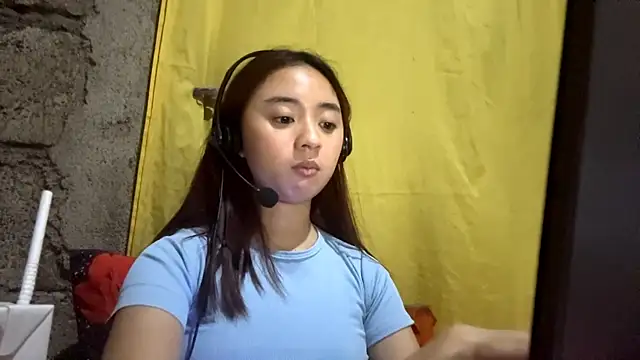 LenoraLacassagne online show from March 2026 05:05:01 PM