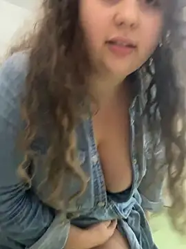 CurlyMaddie online show from August 2026 09:04:01 AM