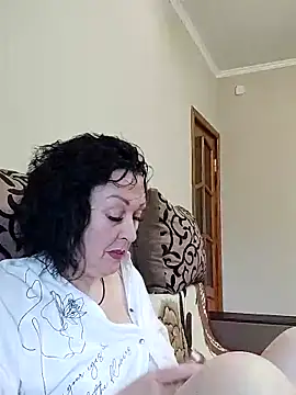 Snapshot of HelgaDennis chatting on May 2026 04:29:01 AM HelgaDennis online show from May 2026 04:29:01 AM
