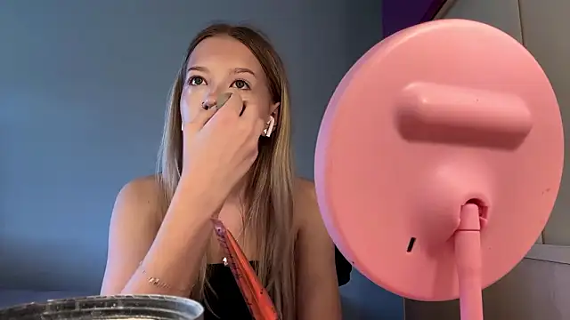 EliFlame online show from March 2026 07:14:02 AM