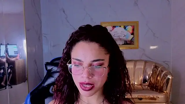 Snapshot of sara_1s chatting on April 2026 06:19:01 AM sara 1s online show from April 2026 06:19:01 AM