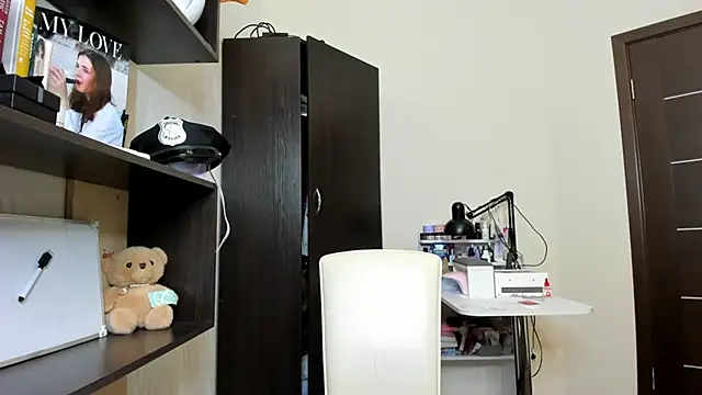 Snapshot of OhMyAlice chatting on June 2026 07:39:02 PM OhMyAlice online show from June 2026 07:39:02 PM