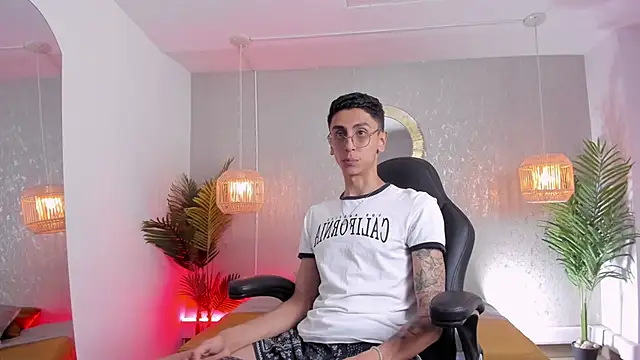 Snapshot of Gio_carangi chatting on June 2026 11:40:02 PM Gio carangi online show from June 2026 11:40:02 PM