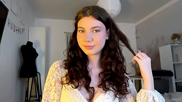 Snapshot of ShandyTreys chatting on March 2026 01:14:02 PM ShandyTreys online show from March 2026 01:14:02 PM