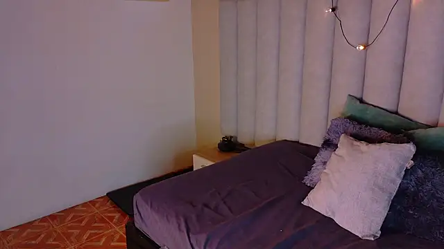 AhslyEvans   online show from May 2026 12:55:02 PM