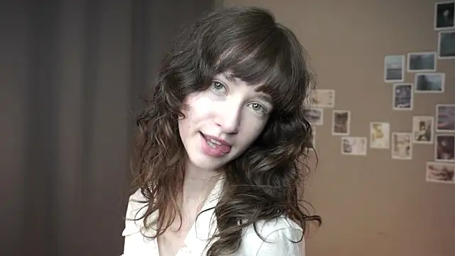 DellaLeck online show from April 2026 08:26:01 PM