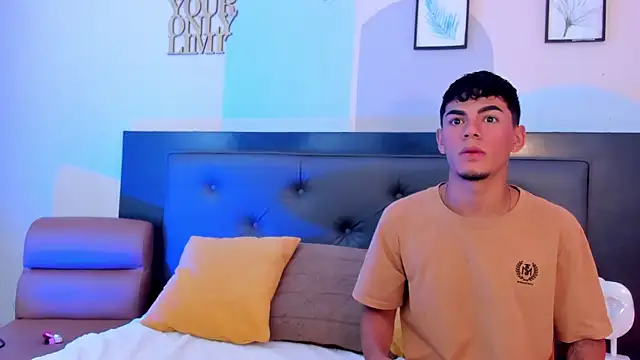 Snapshot of Duolust2 chatting on March 2026 11:49:01 AM Duolust2 online show from March 2026 11:49:01 AM