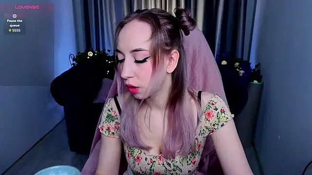 ShadowSparkle online show from April 2026 10:45:01 PM