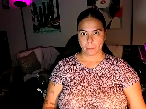 HannaJonns online show from April 2026 09:33:02 AM