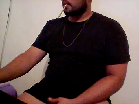 Snapshot of Derick_013 chatting on May 2026 01:00:01 AM Derick 013 online show from May 2026 01:00:01 AM