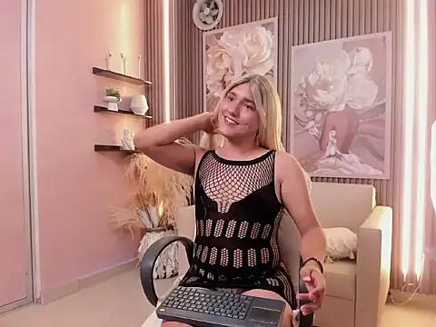 your sissytrans online show from May 2026 11:24:01 PM