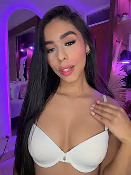Rossie Blooms online show from May 2026 11:34:04 PM
