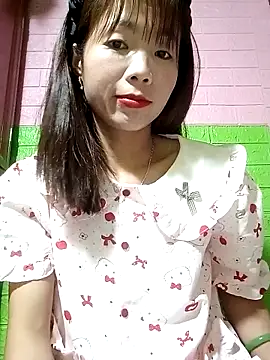 AmyLinee01 online show from April 2026 05:32:01 AM