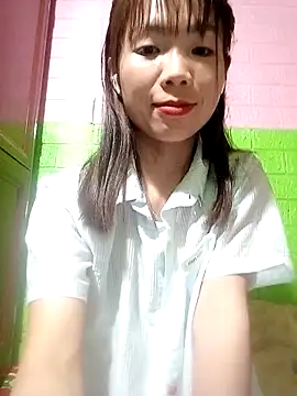AmyLinee01 online show from May 2026 06:02:01 PM