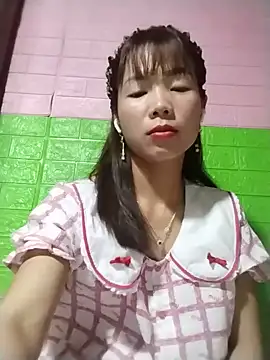 AmyLinee01 online show from June 2026 07:19:01 PM
