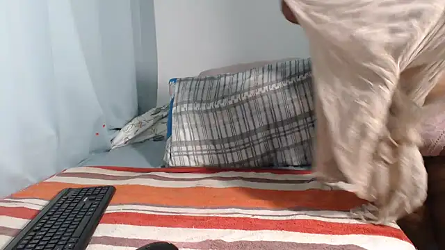 Lucia-boobs online show from June 2026 04:17:02 PM