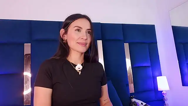 Snapshot of velvetlunaa_ chatting on June 2026 02:11:01 PM velvetlunaa online show from June 2026 02:11:01 PM