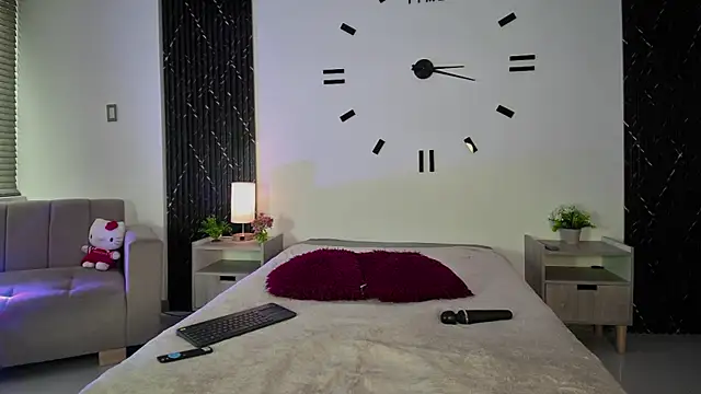 aurora petitee online show from June 2026 01:27:01 PM