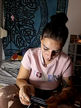 chiquitilla41 online show from April 2026 09:52:01 PM