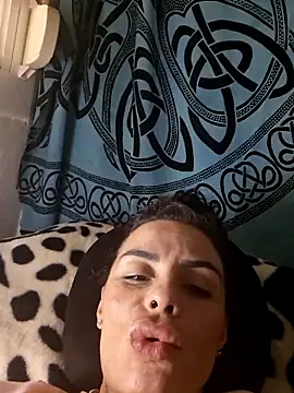 chiquitilla41 online show from May 2026 12:44:02 PM