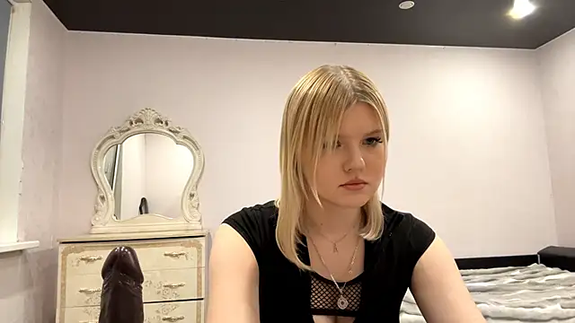 Snapshot of SweettAnny chatting on March 2026 05:56:01 PM SweettAnny online show from March 2026 05:56:01 PM