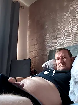 Snapshot of Notiesfuk chatting on April 2026 12:05:02 PM Notiesfuk online show from April 2026 12:05:02 PM