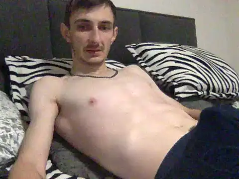 rmarcu01 online show from April 2026 04:44:01 PM