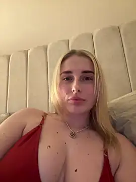 Snapshot of EloiseeUKK chatting on April 2026 07:55:02 PM EloiseeUKK online show from April 2026 07:55:02 PM