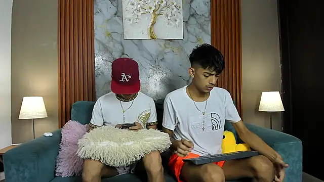 PINKY BOYS1 online show from March 2026 01:15:02 PM