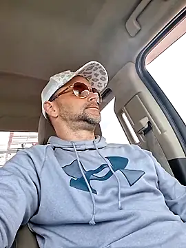 Snapshot of middickstroking chatting on March 2026 05:18:02 PM middickstroking online show from March 2026 05:18:02 PM