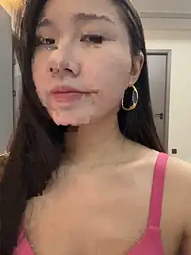 xiaoxiong168 online show from May 2026 11:04:01 AM