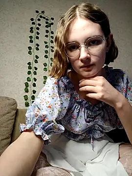 Heyy Mia online show from March 2026 04:29:02 PM