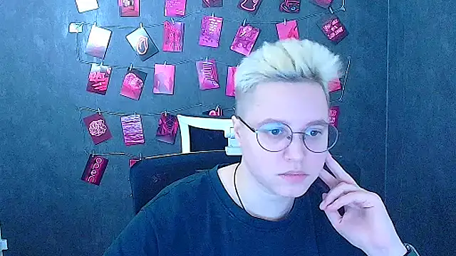 Snapshot of Bella_lla chatting on March 2026 12:53:01 PM Bella lla online show from March 2026 12:53:01 PM