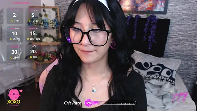Snapshot of eyes_moonn chatting on May 2026 11:38:02 AM eyes moonn online show from May 2026 11:38:02 AM