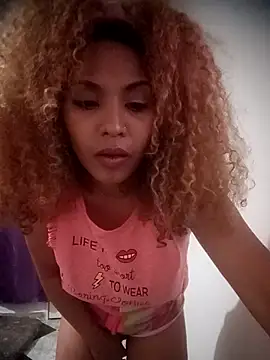 Snapshot of SolashLitzy_Curly chatting on June 2026 10:24:02 AM SolashLitzy Curly online show from June 2026 10:24:02 AM