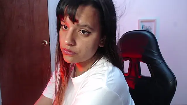 Ivvy Bloom online show from May 2026 02:53:02 AM