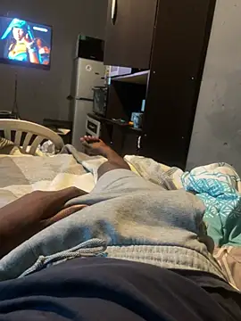 Snapshot of Izinja28 chatting on April 2026 01:12:02 PM Izinja28 online show from April 2026 01:12:02 PM