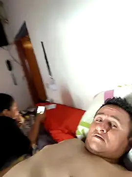 Snapshot of DosAlmasArdientesED chatting on April 2026 06:35:01 PM DosAlmasArdientesED online show from April 2026 06:35:01 PM