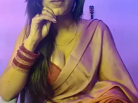 Snapshot of SexyNayraa chatting on April 2026 01:05:02 PM SexyNayraa online show from April 2026 01:05:02 PM