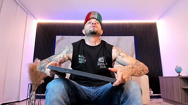 Snapshot of NICK_OWEEN26 chatting on March 2026 11:33:01 PM NICK OWEEN26 online show from March 2026 11:33:01 PM