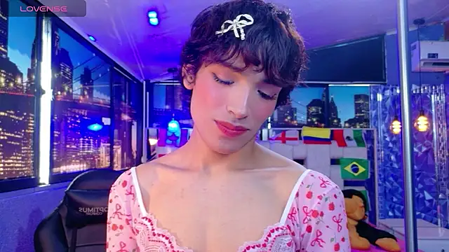 IsaacNovaa online show from June 2026 09:28:02 PM