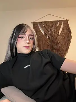 Diamondpierce online show from June 2026 08:35:02 PM