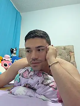 Snapshot of Samuel_Mill4 chatting on April 2026 02:33:01 PM Samuel Mill4 online show from April 2026 02:33:01 PM