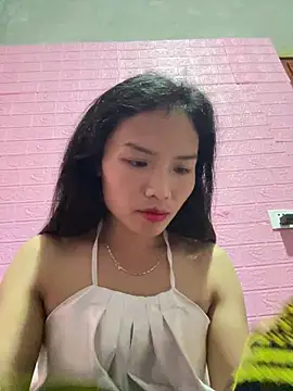 Snapshot of Hyn-x chatting on March 2026 01:44:01 AM Hyn-x online show from March 2026 01:44:01 AM