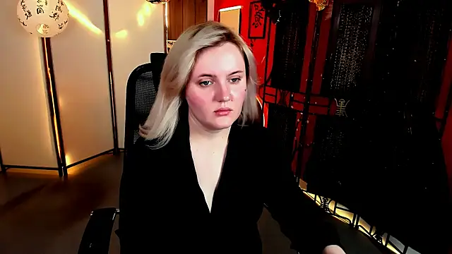 Snapshot of KathyBriggs chatting on May 2026 05:14:02 AM KathyBriggs online show from May 2026 05:14:02 AM