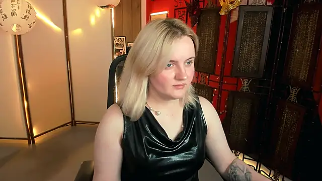 Snapshot of KathyBriggs chatting on May 2026 06:07:02 AM KathyBriggs online show from May 2026 06:07:02 AM