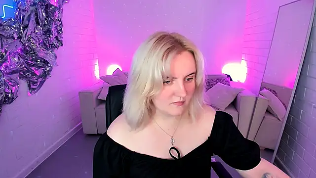 Snapshot of KathyBriggs chatting on May 2026 07:04:02 AM KathyBriggs online show from May 2026 07:04:02 AM