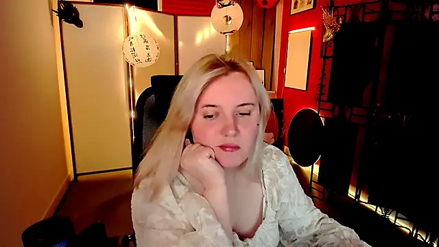 Snapshot of KathyBriggs chatting on June 2026 05:12:01 AM KathyBriggs online show from June 2026 05:12:01 AM