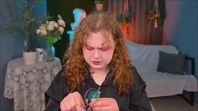 Snapshot of SaraSweetness chatting on March 2026 09:21:02 AM SaraSweetness online show from March 2026 09:21:02 AM