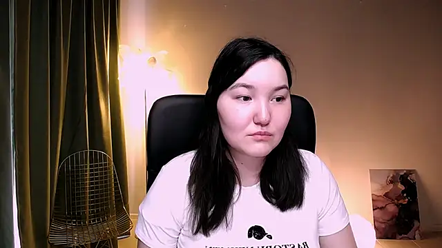 Snapshot of CamilaMartiez chatting on April 2026 12:58:02 PM CamilaMartiez online show from April 2026 12:58:02 PM